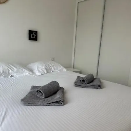 Top-floor Sea View, Terrace & 2 Pools Apartment