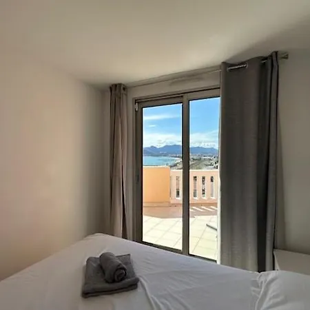 Top-floor Sea View, Terrace & 2 Pools Cannes