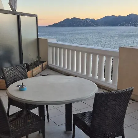 Top-floor Sea View, Terrace & 2 Pools * Cannes