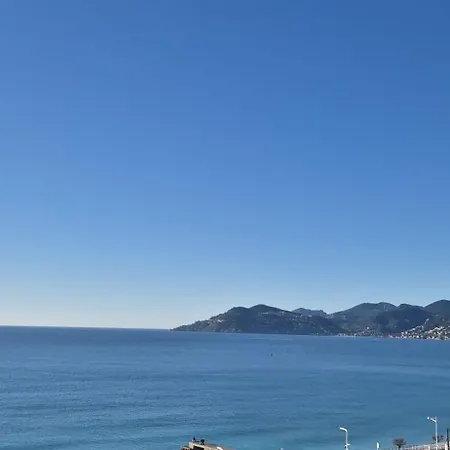 Top-floor Sea View, Terrace & 2 Pools * Cannes