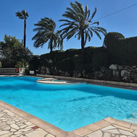 Top-floor Sea View, Terrace & 2 Pools Apartment *